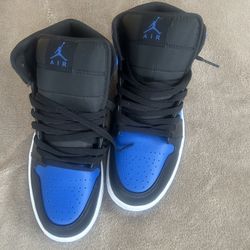 blue and black jordan’s 