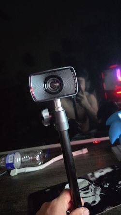 El gato 1080p camera and tripod pc camera