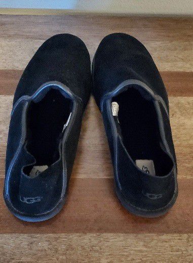 UGG Men's Size 13 Slippers