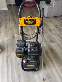 3400 PSI DEWALT PRESSURE WASHING