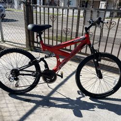 DYNACRAFT  24" 18 Speed Mountain Bike