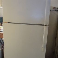 Frigidaire Refrigerator 