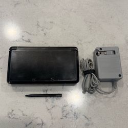 Nintendo 3DS Cosmo Black System w/ Stylus, Charger