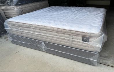 BRAND NEW California King Pillow Top King Koil