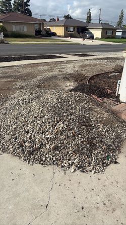 FREE Crushed Gravel / Decomposed Concrete Rubble Pile