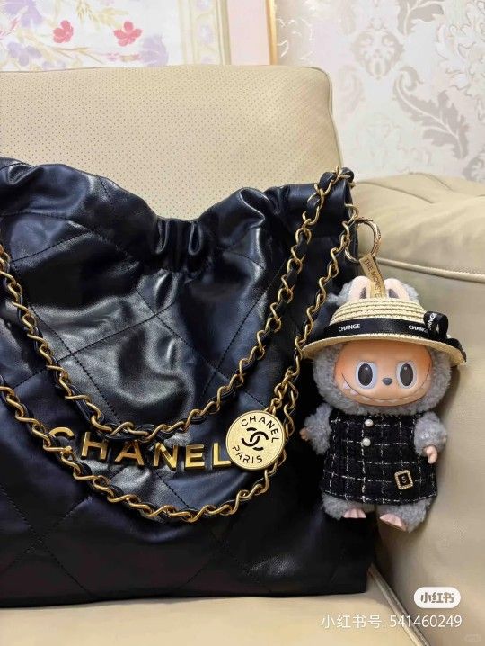 Brand-new, unopened original factory-made labubu doll