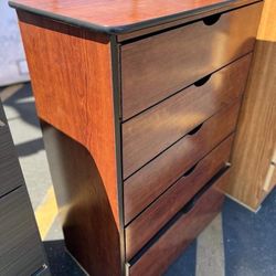 No Knob 5 Drawer Dresser 