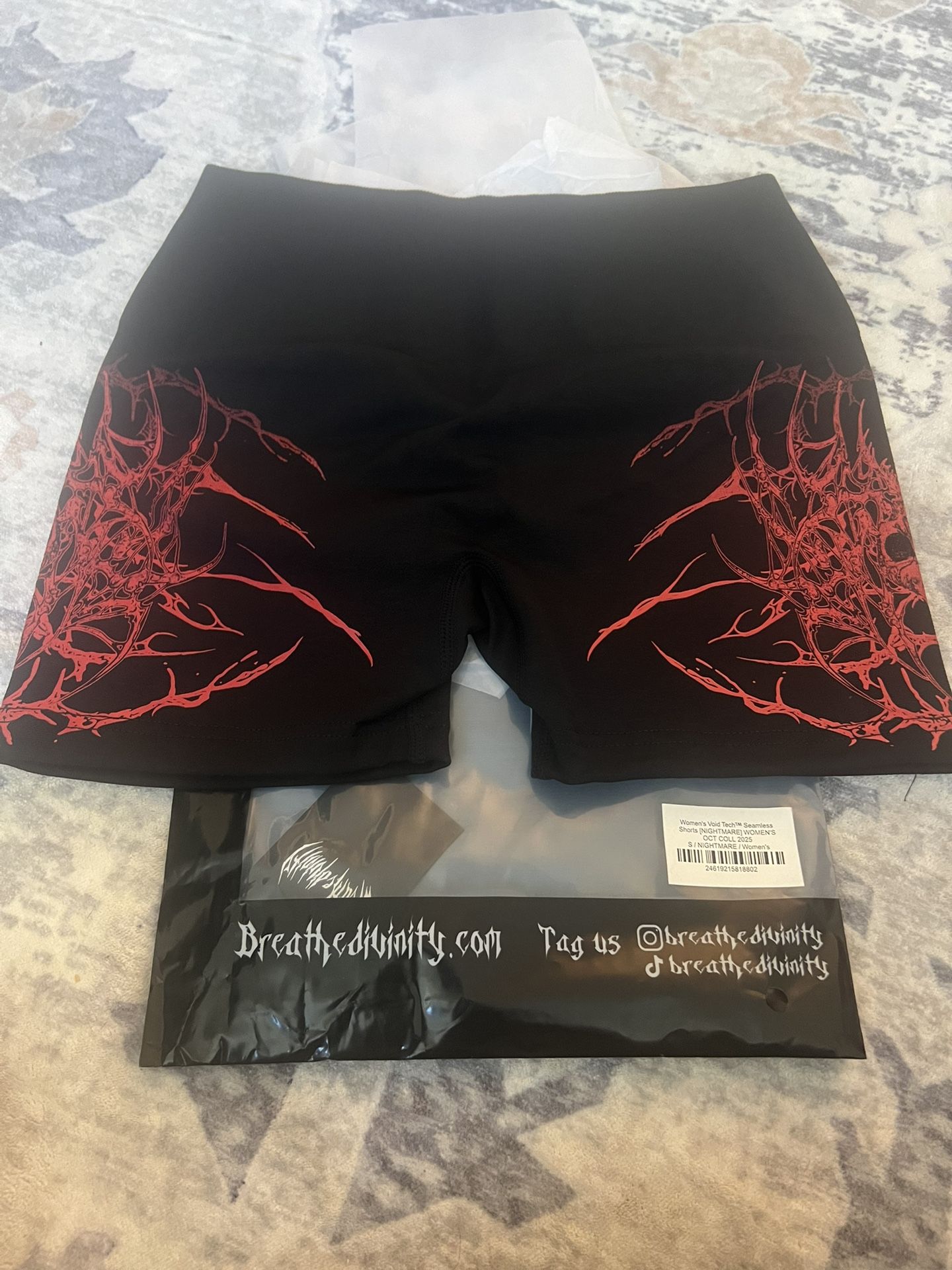 Breath Divinity Shorts
