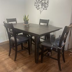 Dinning Table 