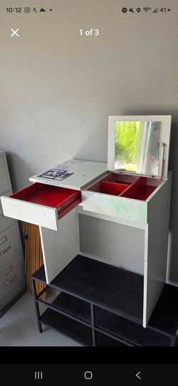 dressing table
