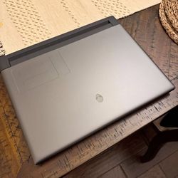 Alienware M18 R2 - RTX 4070