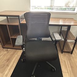 Desk W. Desk Chair/floor Mat 