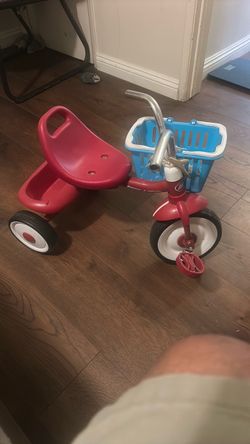 Radio Flyer Kids Tricycle with Basket