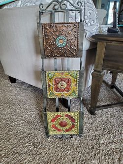 Wall decor / holder