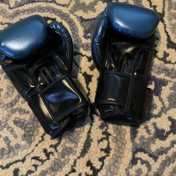 Boxing gloves