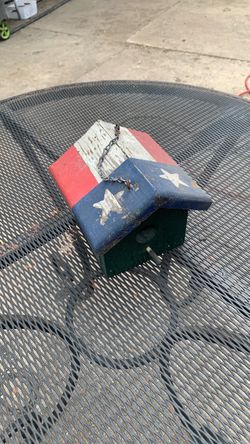 Texas Flag Wooden Birdhouse