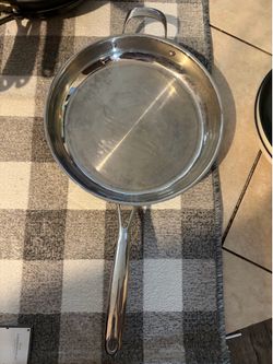Pans and pots sole new some used dm me for prices
