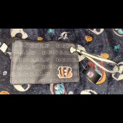 Women's Bengals Wristlet 