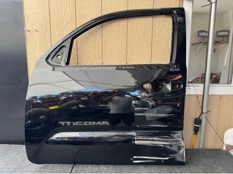 2024 2025 TOYOTA TACOMA LEFT REAR DOOR OEM USED