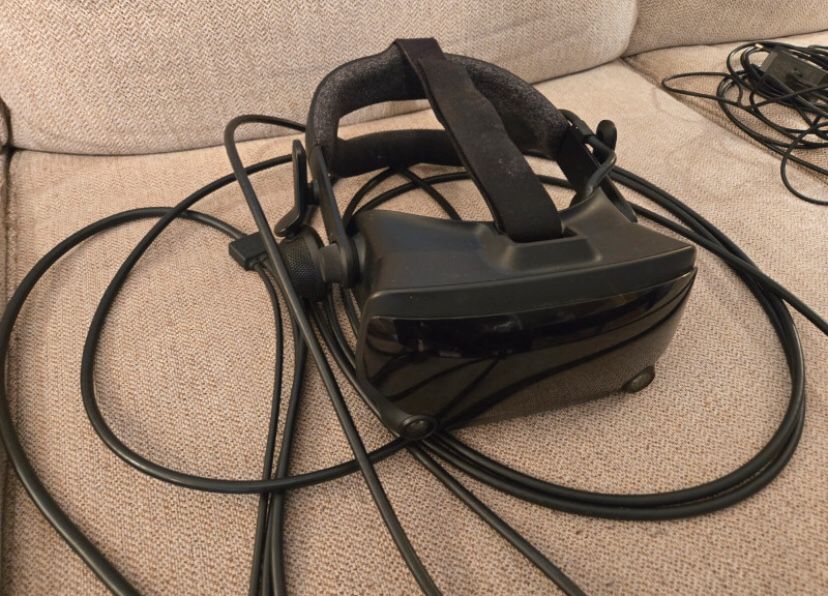 FULL Valve Index VR Set With 3 Trackers