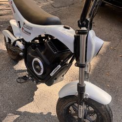 Burromax, TT1000R Lithium lon Powered Motorcycle, (Color: White Carbon Fiber)