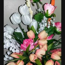 45inches High Glasses Vase With Different Flowers By IKEA $20 Pickup only At Country Club And Grant 