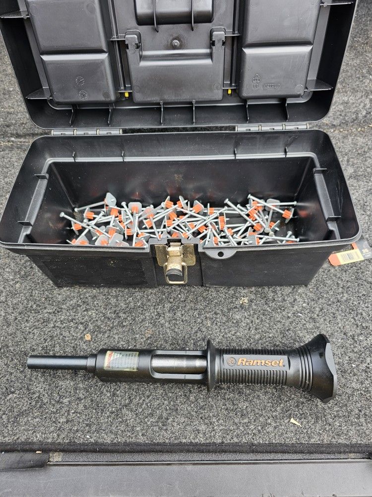 RAMSET HD22 power Fastening System .22 Cal W/ Nails