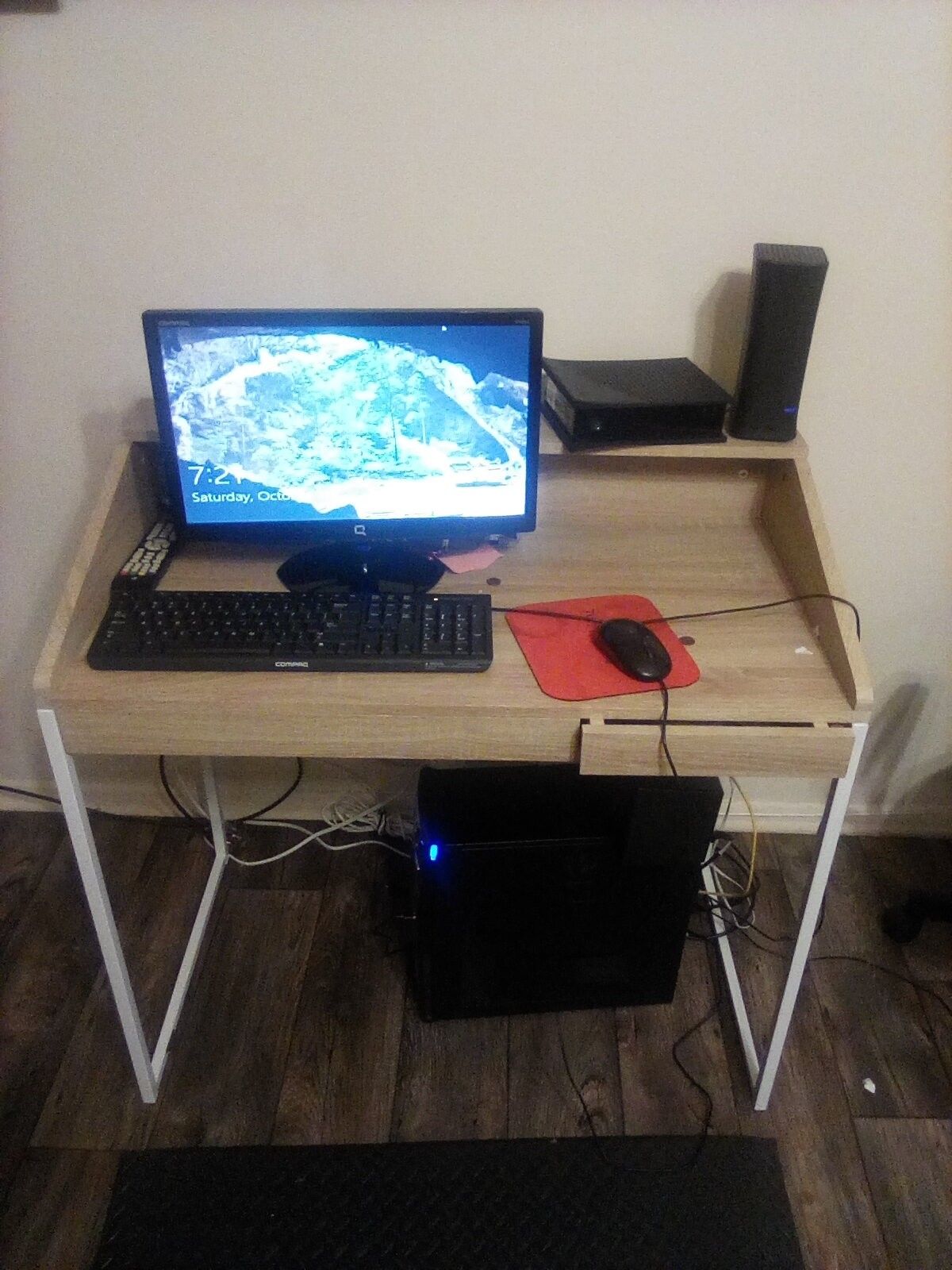 Computer desk