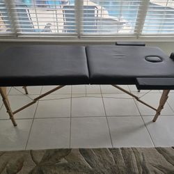 SereneLife Portable Massage Table**Excellent Condition 
