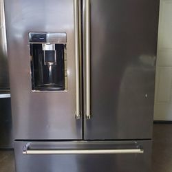 Kitchen Aid Fridge Everything Working Perfect Condition Ice Maker And Water Dispenser