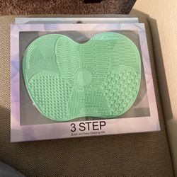 Makeup Brush Cleaning Mat 