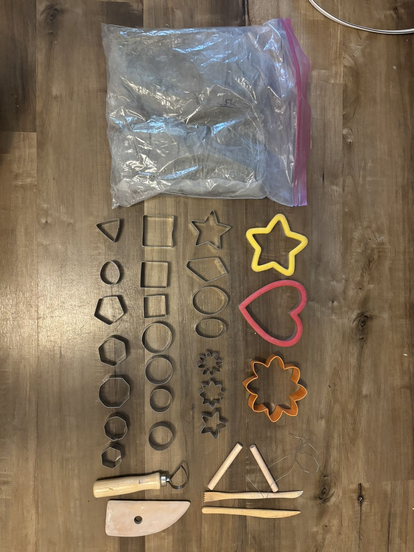 1 Pound Ceramic Grey Clay And Tools