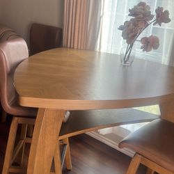 Selling My Dinning Used For One Month Fine Like New . Price Is 600