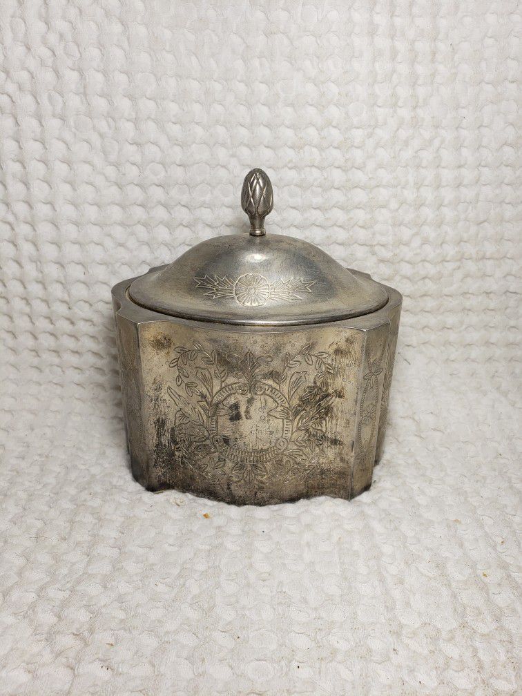 Vintage Hudson Bay Silverplate Oval Trinket/Jewelry Box Velvet Lined 