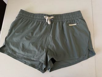 Vuori Athletic Shorts XL