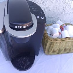 Keurig Single Serve Coffee Maker + K-Cups lot 009