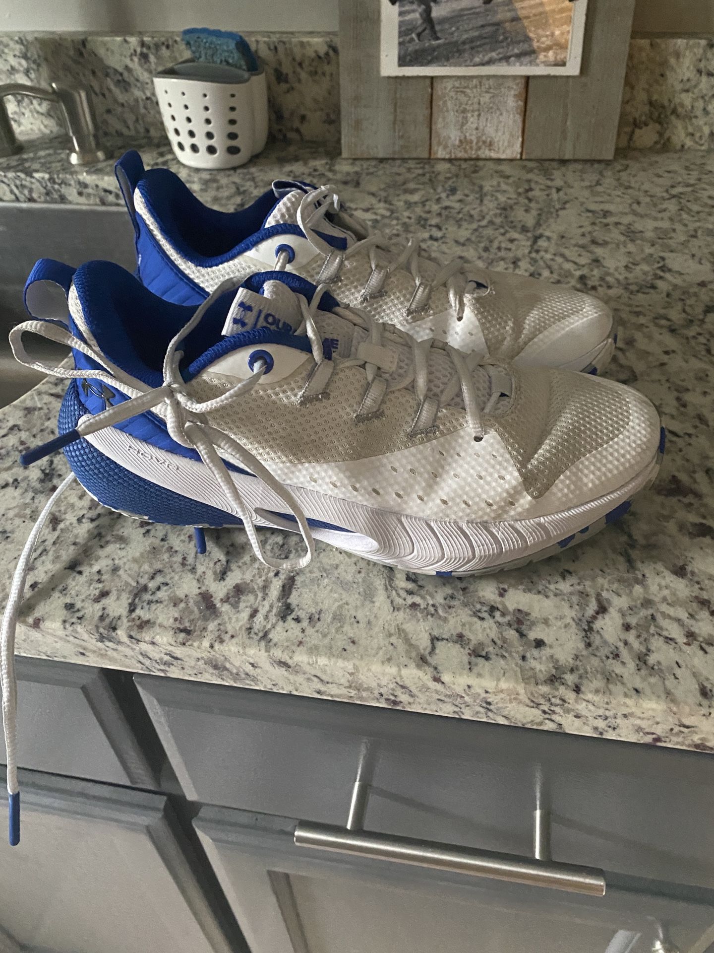 Size 9.5 Basketball Shoes