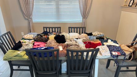 Small woman’s/ teenager clothes lot