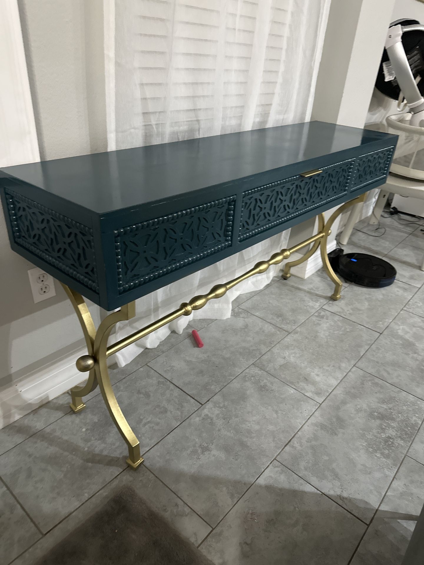 Sideboard/buffet