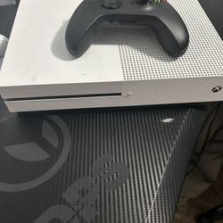 Xbox One With Controller 