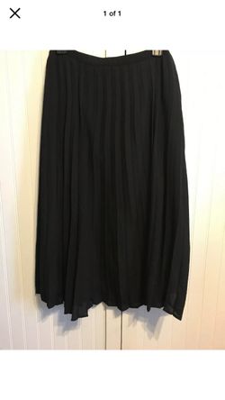 Ladies size 6 pleated lined full Christopher and Banks