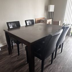 Dining Table with 4 Chairs 