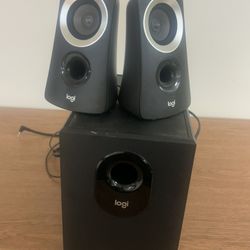 Logitech Z313 Speaker System – 2.1 Channel with Subwoofer