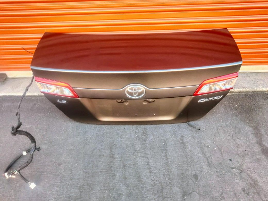 2013-2015 Toyota Camry Complete Trunk Deck Lid With Lights And Inner Accessories