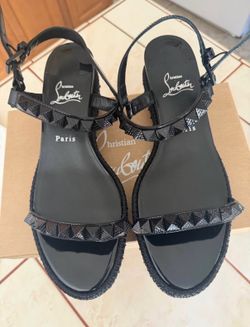 Christian louboutin pyraclou