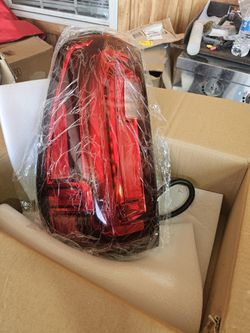 Gmc Sierra 2019 /2023 Taillight Passenger Side