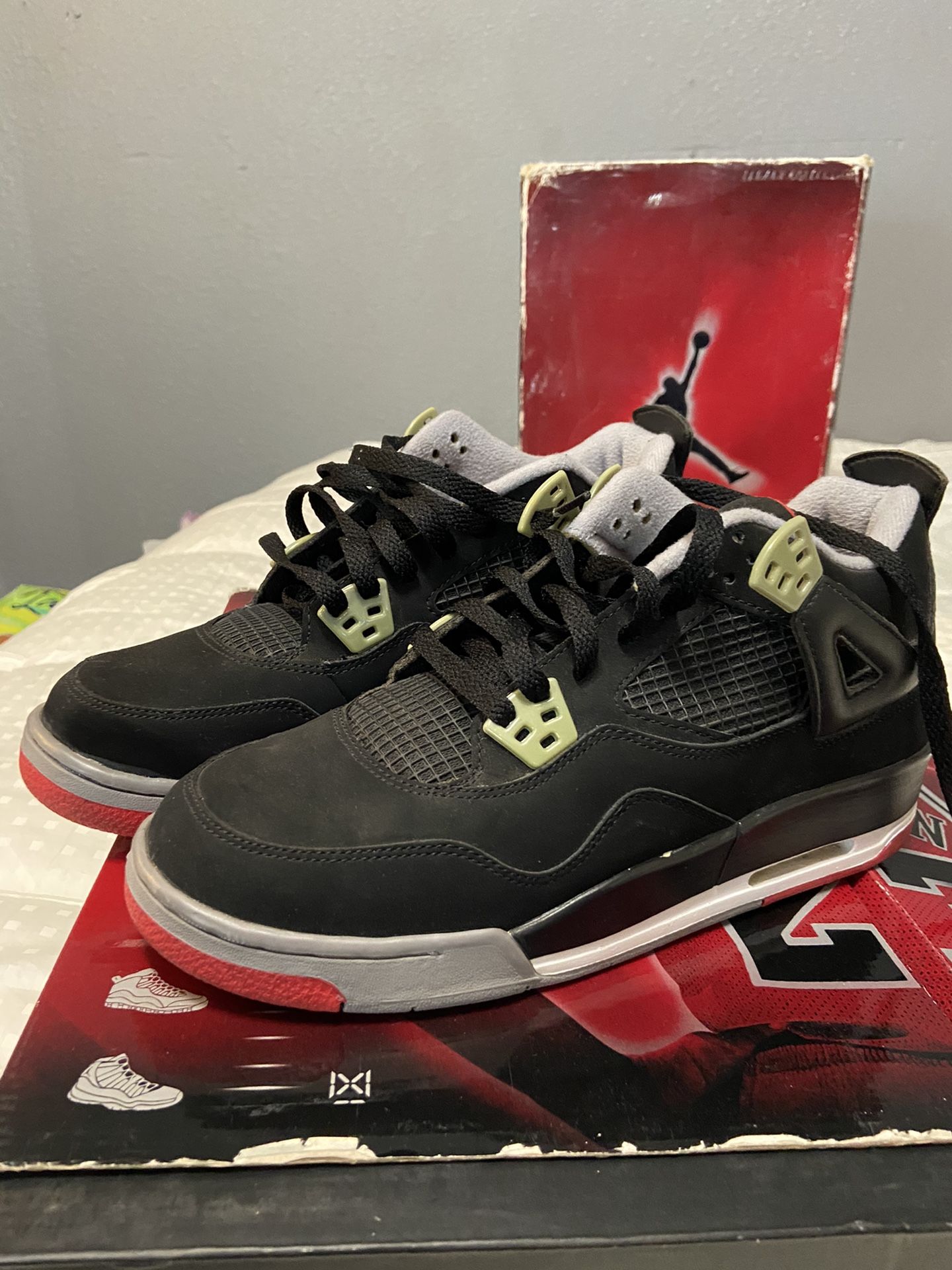 NIKE size 7 Jordan