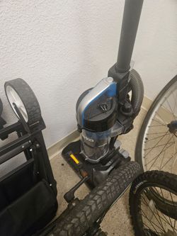 Eureka AirSpeed Lightweight Bagless Upright Vacuum – Works Great!