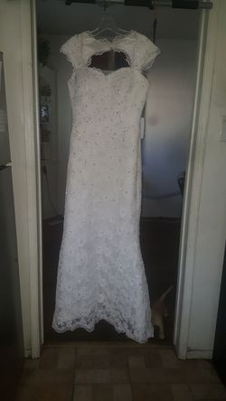 Size 8 beautiful wedding dress brand new