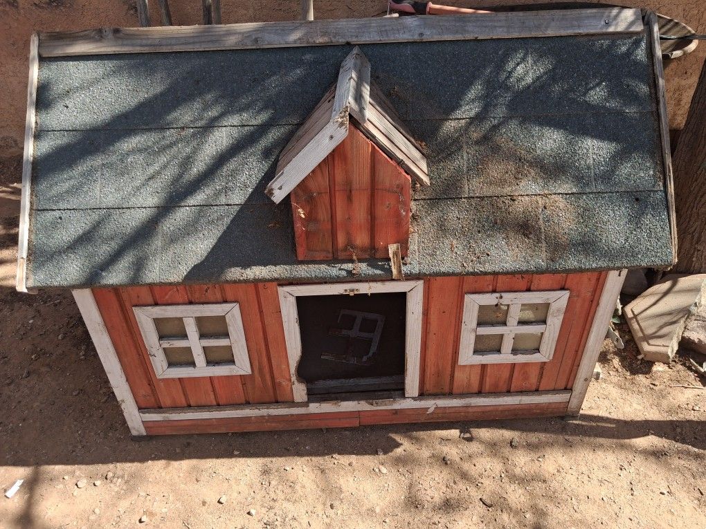 DOG HOUSE